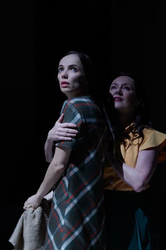Esther Hilsemer: Premiere at Theater Koblenz