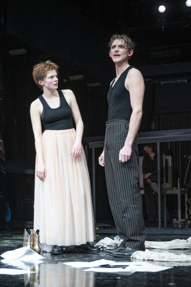 Annemarie Hörold & Joshua Seelenbinder: Premiere at Bühen Halle